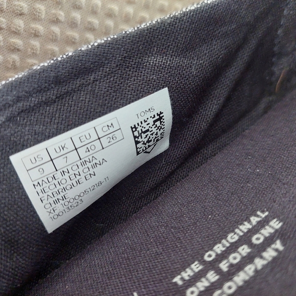 TOMS Gray Polka DOT Slip-On Sneakers Sz 9 Women - Picture 3 of 7